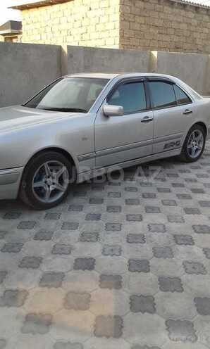 Mercedes E 240 1999, 322,000 km - 2.4 l - Bakı