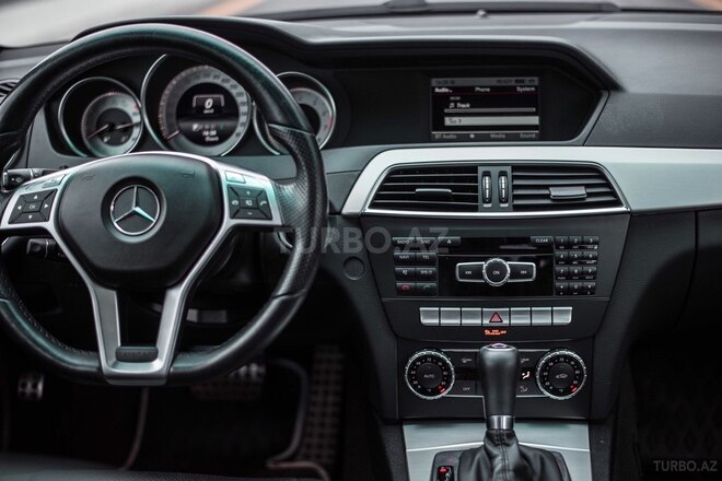 Mercedes C 250 2014, 69,300 km - 1.8 л - Bakı