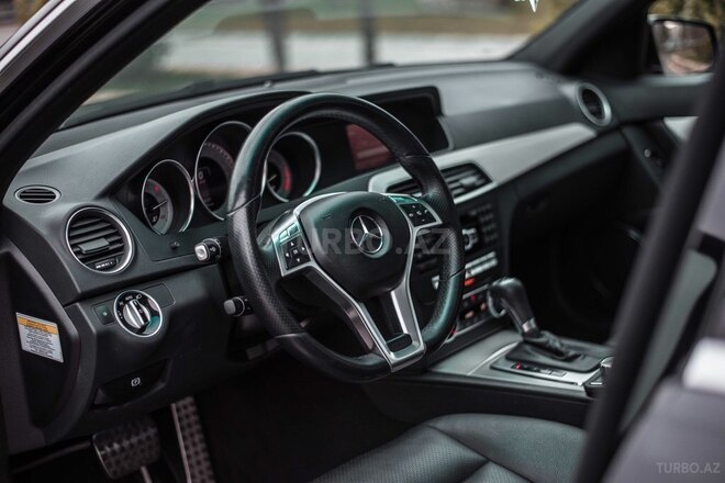 Mercedes C 250 2014, 69,300 km - 1.8 л - Bakı