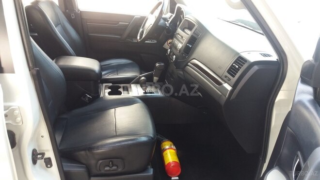 Mitsubishi Pajero 2011, 90,000 km - 3.5 l - Bakı