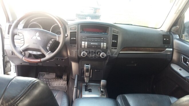 Mitsubishi Pajero 2011, 90,000 km - 3.5 l - Bakı