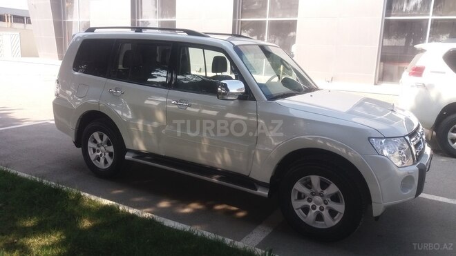 Mitsubishi Pajero 2011, 90,000 km - 3.5 l - Bakı