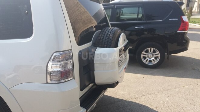 Mitsubishi Pajero 2011, 90,000 km - 3.5 l - Bakı