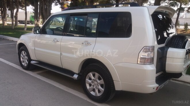 Mitsubishi Pajero 2011, 90,000 km - 3.5 l - Bakı