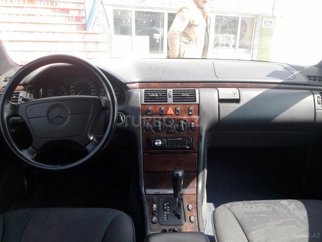 Mercedes E 230 1997, 339,000 km - 2.3 l - Bakı