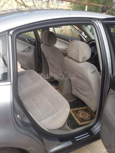 Volkswagen Passat 2002, 288,361 km - 1.8 l - Bakı