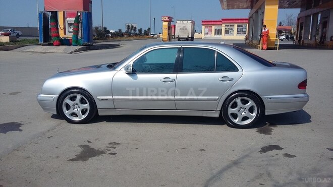 Mercedes E 320 2000, 286,000 km - 3.2 l - Bakı