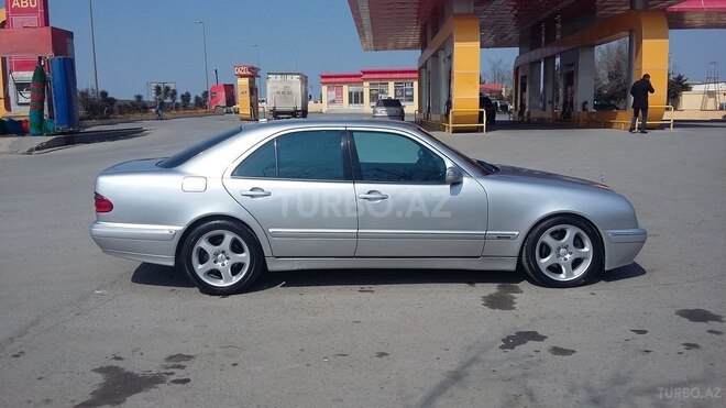 Mercedes E 320 2000, 286,000 km - 3.2 l - Bakı