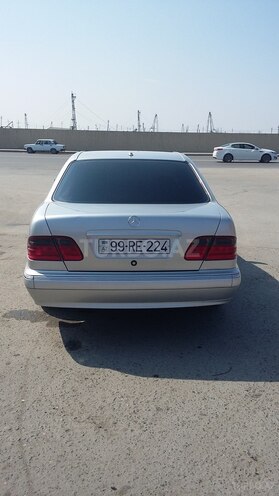 Mercedes E 320 2000, 286,000 km - 3.2 l - Bakı