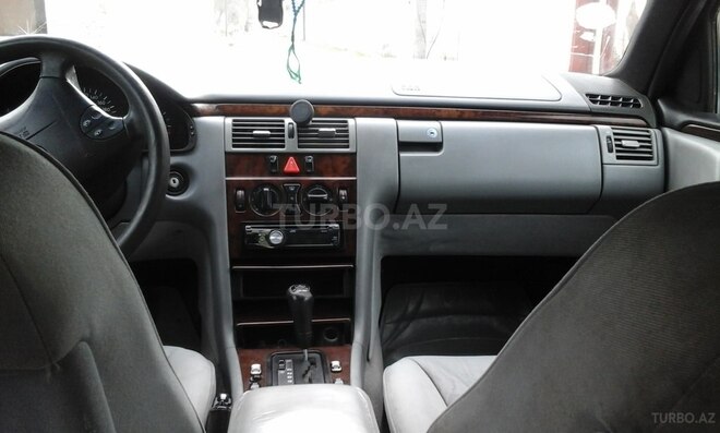 Mercedes E 230 1995, 313,435 km - 2.3 l - Bakı