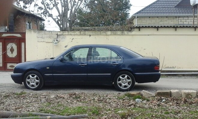 Mercedes E 230 1995, 313,435 km - 2.3 l - Bakı