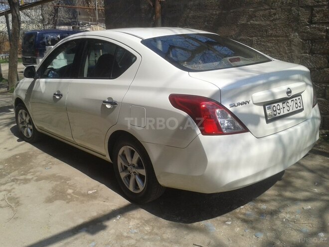 Nissan Sunny 2013, 250,000 km - 1.5 л - Bakı