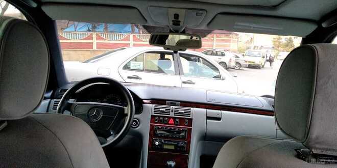 Mercedes E 280 1997, 268,000 km - 2.8 л - Bakı
