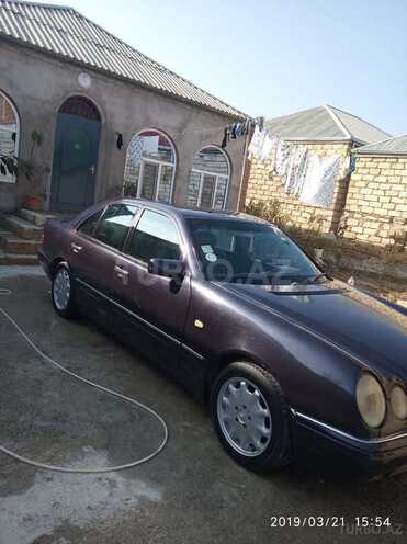 Mercedes E 200 1997, 300,000 km - 2.0 л - Bakı