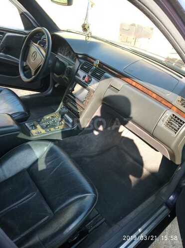 Mercedes E 200 1997, 300,000 km - 2.0 л - Bakı