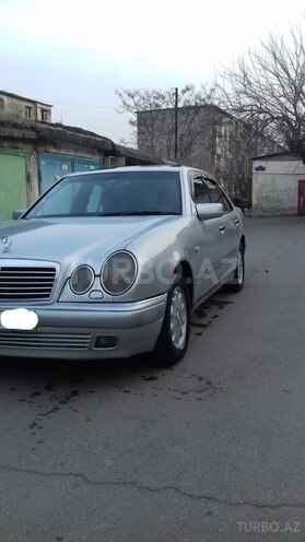 Mercedes E 230 1996, 173,000 km - 2.3 л - Bakı