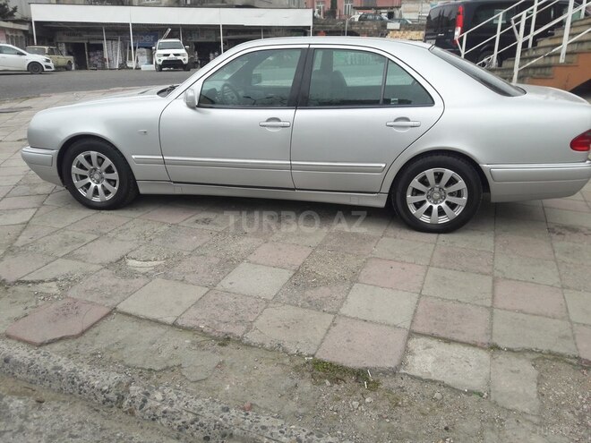 Mercedes E 240 1998, 215,933 km - 2.4 l - Bakı