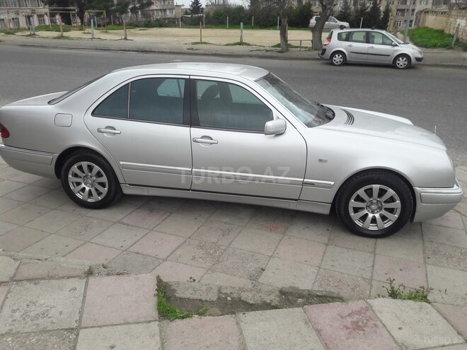 Mercedes E 240 1998, 215,933 km - 2.4 l - Bakı