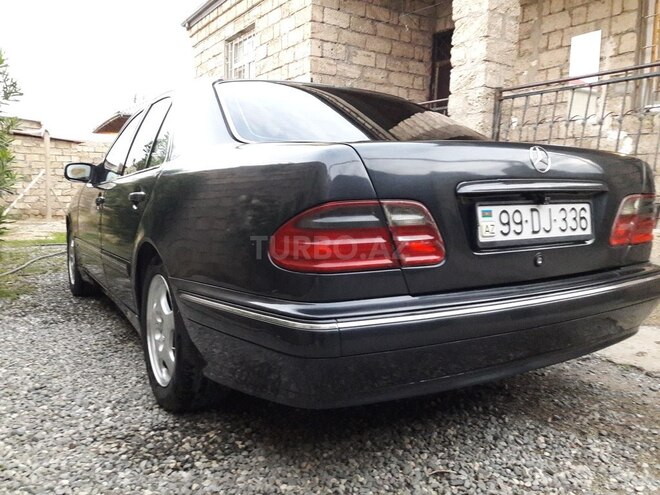 Mercedes E 220 2000, 386,000 km - 2.2 l - Bakı