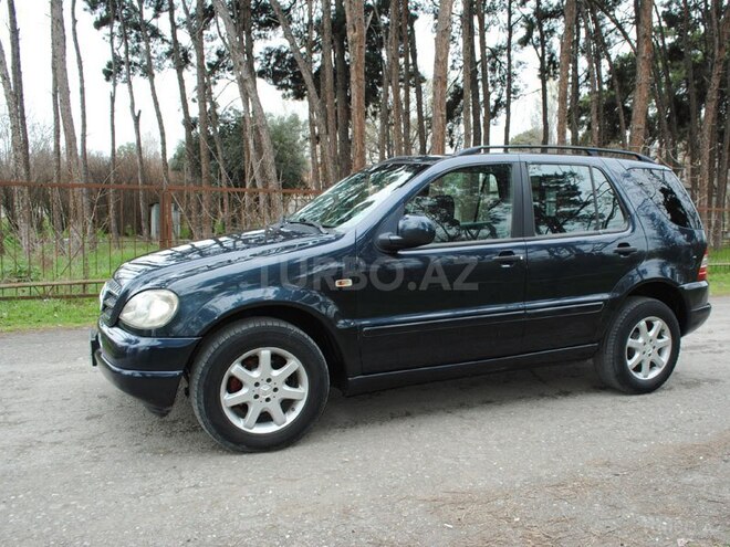 Mercedes  1999, 200,000 km - 4.3 l - Bərdə