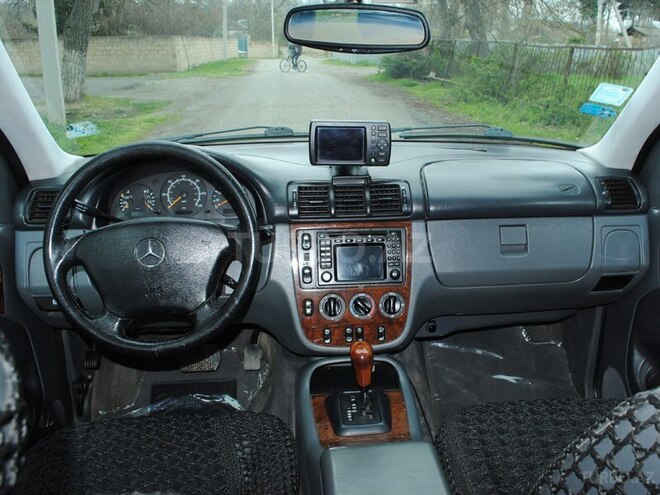 Mercedes  1999, 200,000 km - 4.3 l - Bərdə