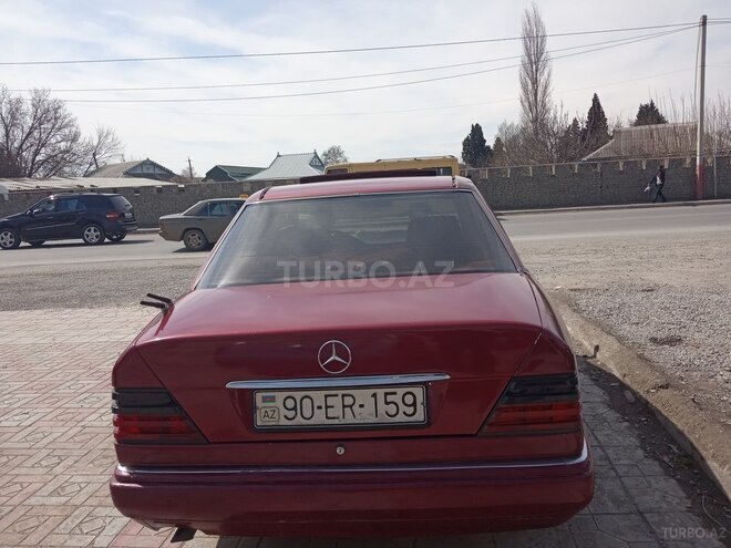 Mercedes E 200 1993, 178,000 km - 2.0 л - Bərdə