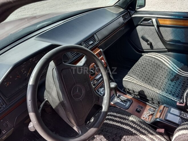 Mercedes E 200 1993, 178,000 km - 2.0 л - Bərdə