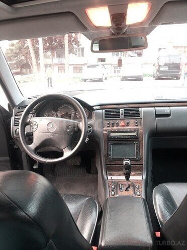 Mercedes E 320 2000, 207,000 km - 3.2 л - Bakı