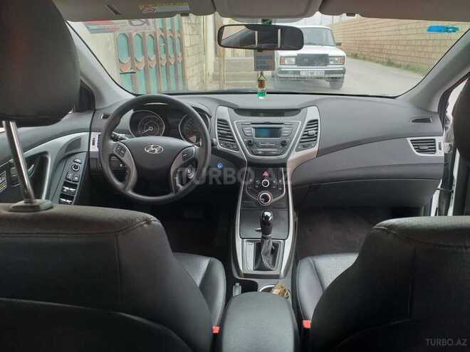 Hyundai Elantra 2015, 30,000 km - 1.6 l - Bakı