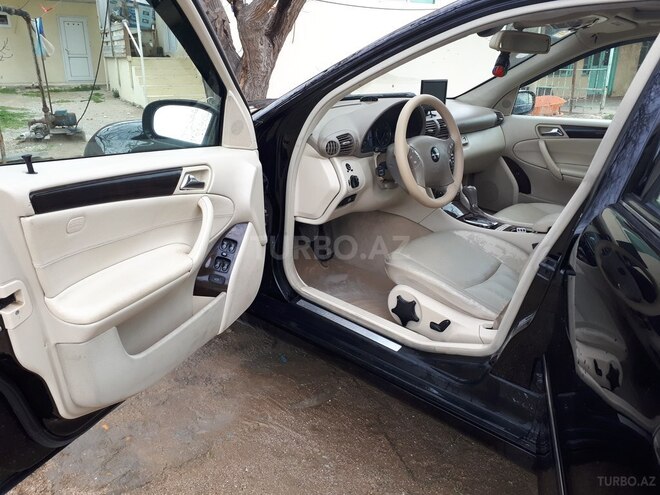 Mercedes C 240 2005, 241,000 km - 2.4 l - Bakı