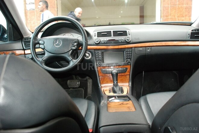 Mercedes E 350 2008, 270,000 km - 3.5 l - Bakı