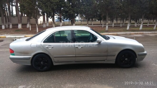 Mercedes E 220 1996, 245,000 km - 2.2 л - Sumqayıt