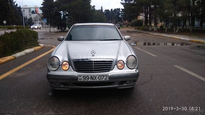 Mercedes E 220 1996, 245,000 km - 2.2 л - Sumqayıt
