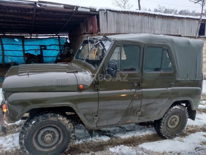 UAZ 469 1988, 100,000 km - 2.5 l - Tovuz