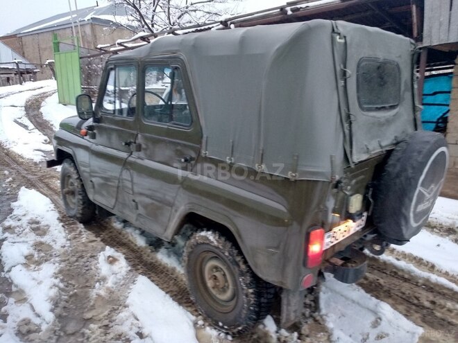 UAZ 469 1988, 100,000 km - 2.5 l - Tovuz