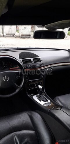 Mercedes E 270 2002, 285,000 km - 4.4 l - Bakı
