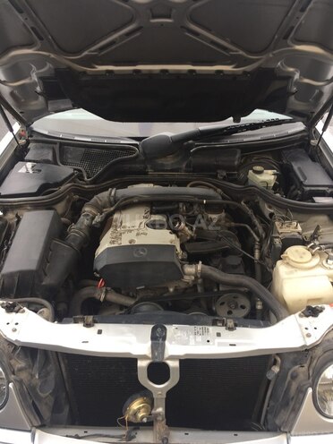 Mercedes E 200 1999, 214,230 km - 2.0 l - Zaqatala