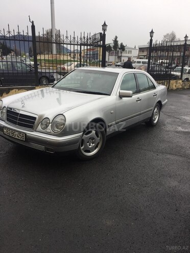 Mercedes E 200 1999, 214,230 km - 2.0 l - Zaqatala