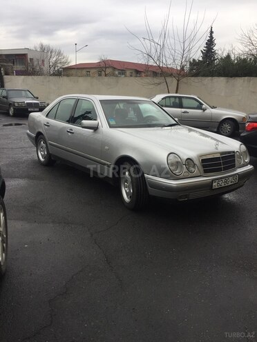 Mercedes E 200 1999, 214,230 km - 2.0 l - Zaqatala