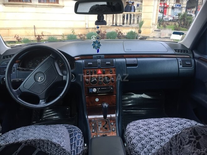 Mercedes E 200 1999, 214,230 km - 2.0 l - Zaqatala