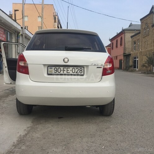 Skoda Fabia 2011, 97,600 km - 1.6 l - Bakı
