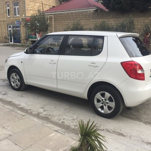Skoda Fabia 2011, 97,600 km - 1.6 l - Bakı