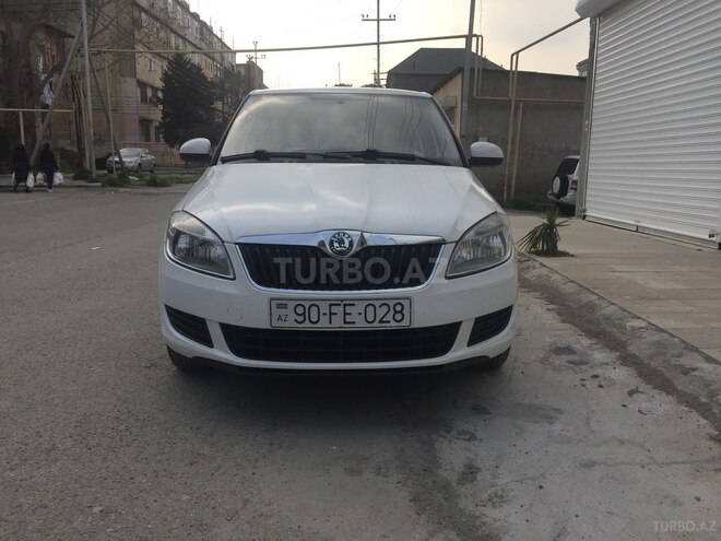 Skoda Fabia 2011, 97,600 km - 1.6 l - Bakı