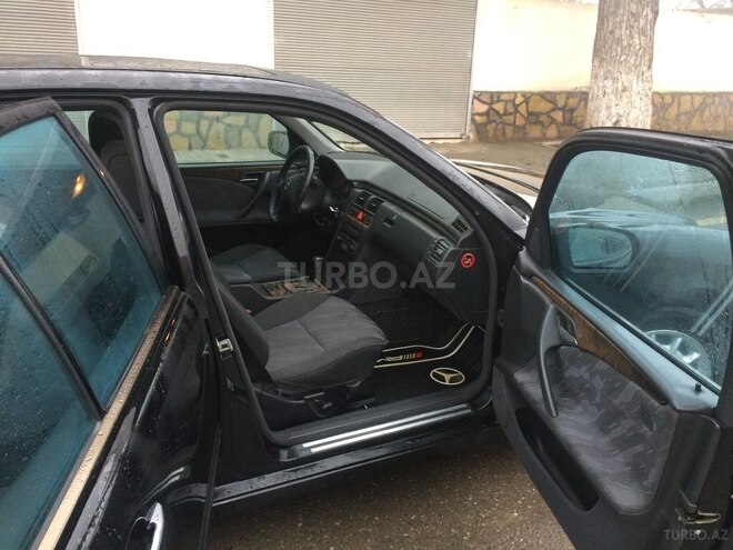 Mercedes E 270 2001, 374,000 km - 2.7 l - Gəncə