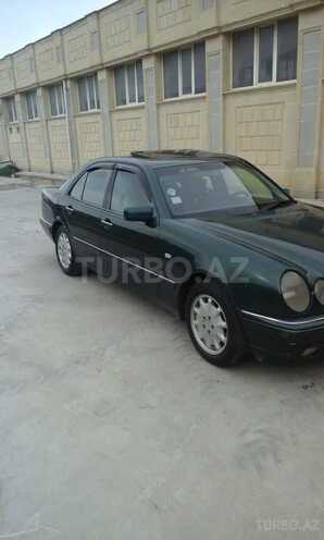 Mercedes E 240 1999, 492,057 km - 2.4 l - Bakı