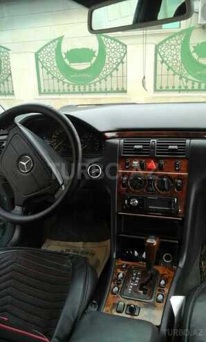 Mercedes E 240 1999, 492,057 km - 2.4 l - Bakı