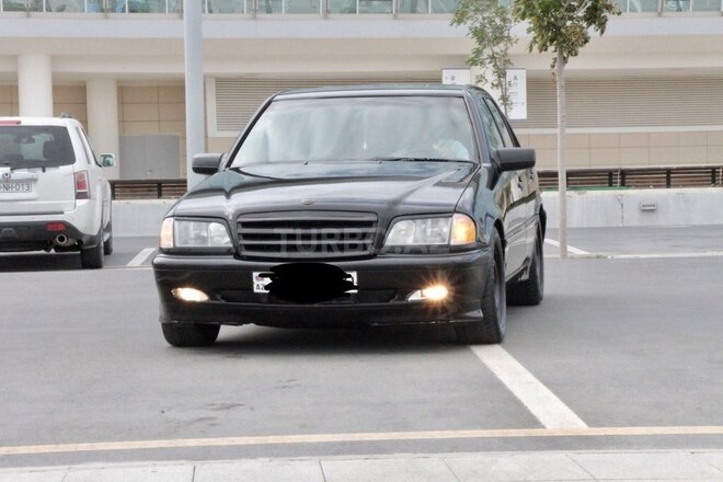 Mercedes C 230 1999, 162,000 km - 2.3 l - Bakı