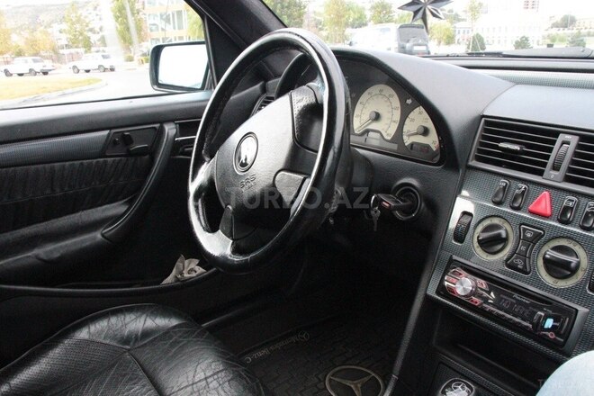 Mercedes C 230 1999, 162,000 km - 2.3 l - Bakı