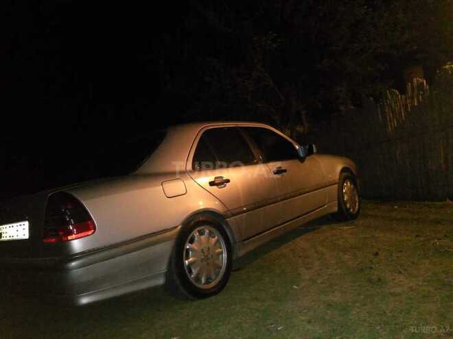 Mercedes C 220 1999, 250,000 km - 2.2 л - İmişli