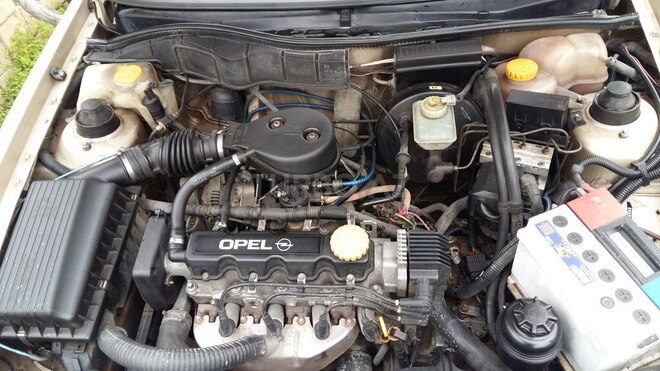 Opel Astra 1997, 236,100 km - 1.6 l - Bakı